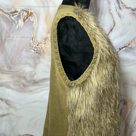 Exhilaration Faux Fur Open Front Vest Camel Size L - Picture 3 of 9